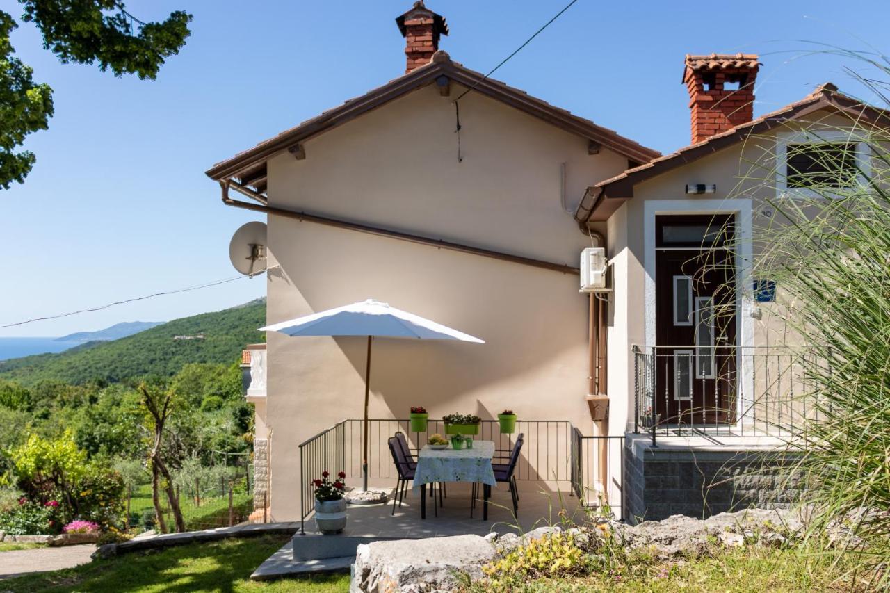 Apartman Danijela Zagorje Exteriör bild