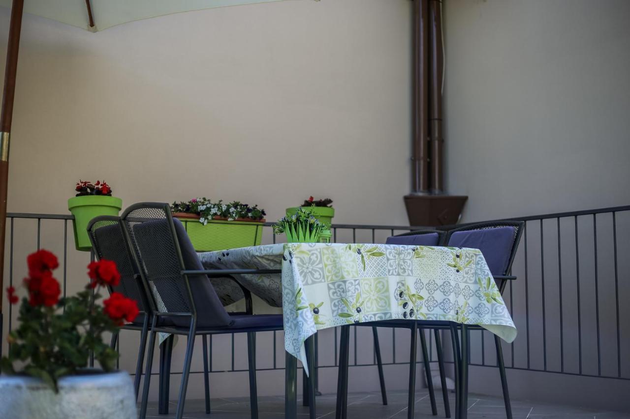 Apartman Danijela Zagorje Exteriör bild